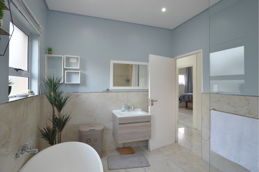 2 Bedroom Property for Sale in Kenridge Western Cape